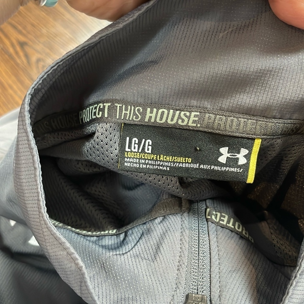 Men's under Armour full zip size L - Picture 2 of 5